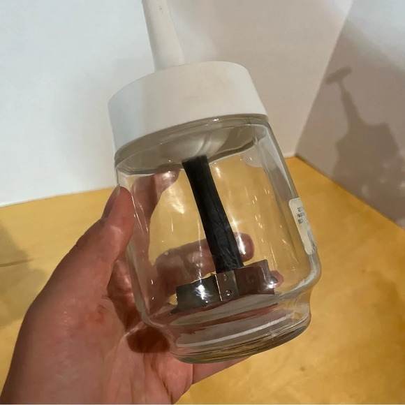 Vintage GEMCO Glass Nut Chopper with White Top & Stainless Steel Blades - Picture 4 of 9